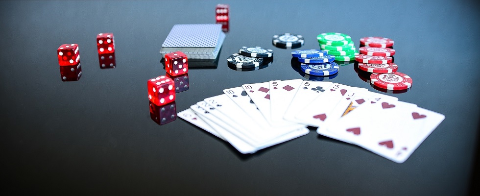 Blackjack-vs-Poker-Aturan Permainan-Keterampilan-dan-Kesenangan 
